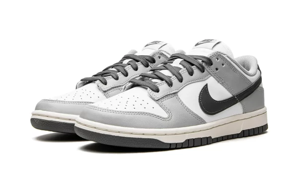 NIKE DUNK LO MNS WMNS "Light Smoke Grey" - Image 3