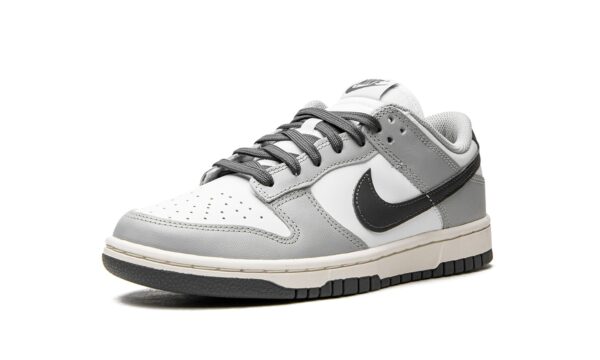 NIKE DUNK LO MNS WMNS "Light Smoke Grey" - Image 5