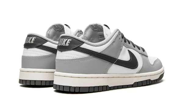 NIKE DUNK LO MNS WMNS "Light Smoke Grey" - Image 4