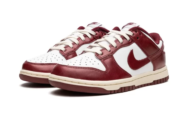 NIKE DUNK LO PRM WMNS "Team Red" - Image 3