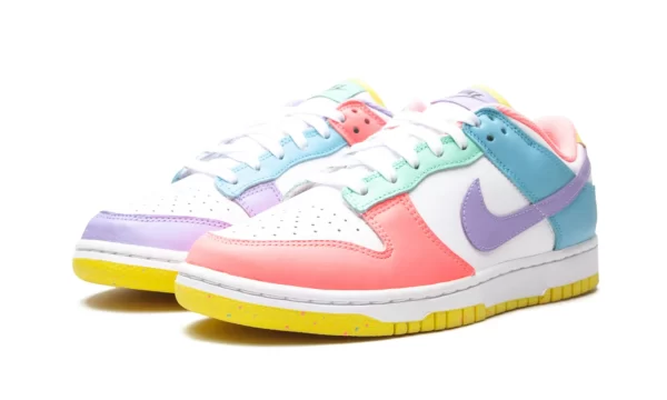 NIKE DUNK LO SE WMNS "Easter" - Image 3