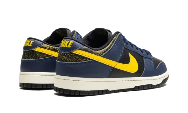 NIKE DUNK LOW VINTAGE "Michigan" - Image 4