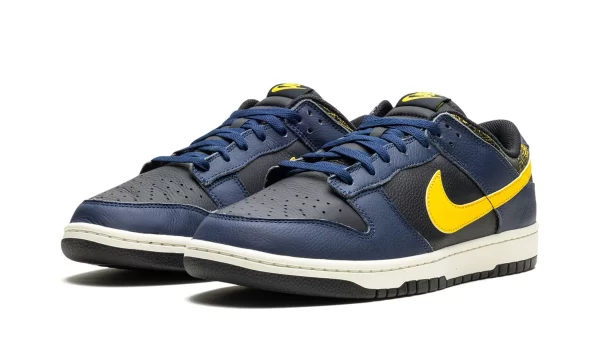 NIKE DUNK LOW VINTAGE "Michigan" - Image 3