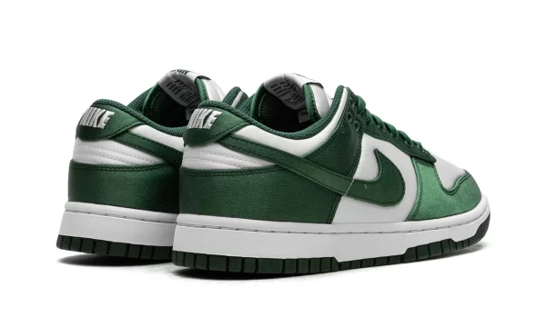 NIKE DUNK LOW WMNS "Green Satin" - Image 4