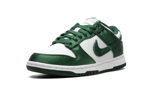 NIKE DUNK LOW WMNS "Green Satin" - Image 5