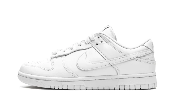 NIKE DUNK LOW WMNS "Triple White"