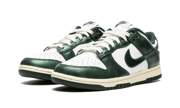 NIKE DUNK LOW WMNS "Vintage Green" - Image 3