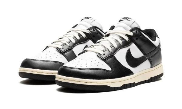 NIKE DUNK LOW WMNS "Vintage Panda" - Image 3