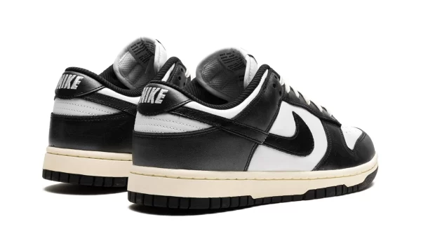 NIKE DUNK LOW WMNS "Vintage Panda" - Image 4