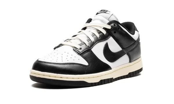 NIKE DUNK LOW WMNS "Vintage Panda" - Image 5